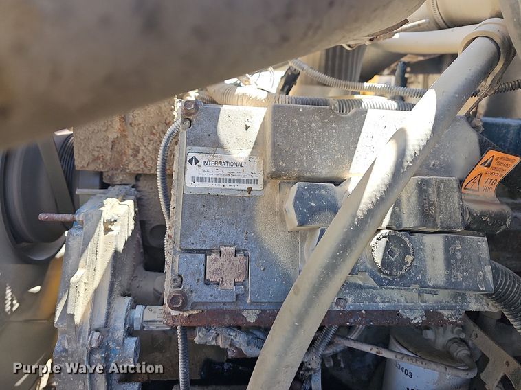 image for item MC9023 2002 International 2554  dump truck