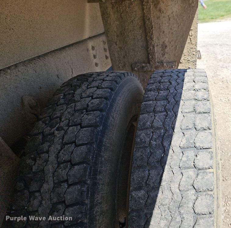 image for item MC9023 2002 International 2554  dump truck