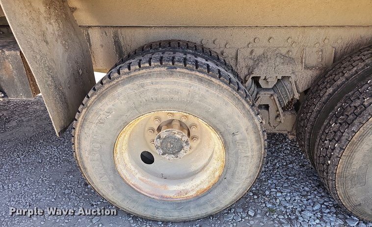 image for item MC9023 2002 International 2554  dump truck