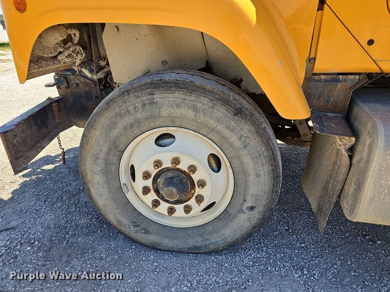 image for item MC9023 2002 International 2554  dump truck