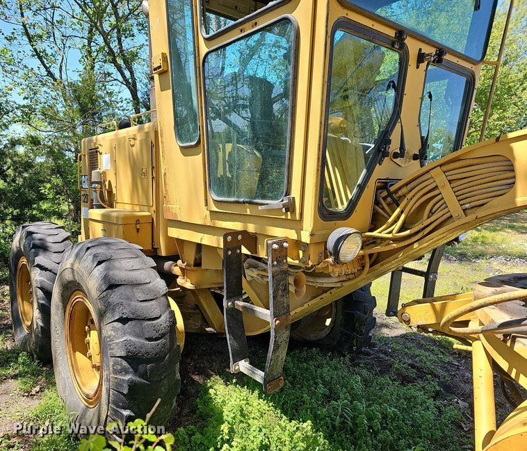 image for item MC9024 1994 Caterpillar 120G  motor grader