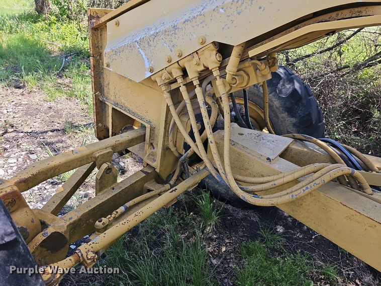 image for item MC9024 1994 Caterpillar 120G  motor grader