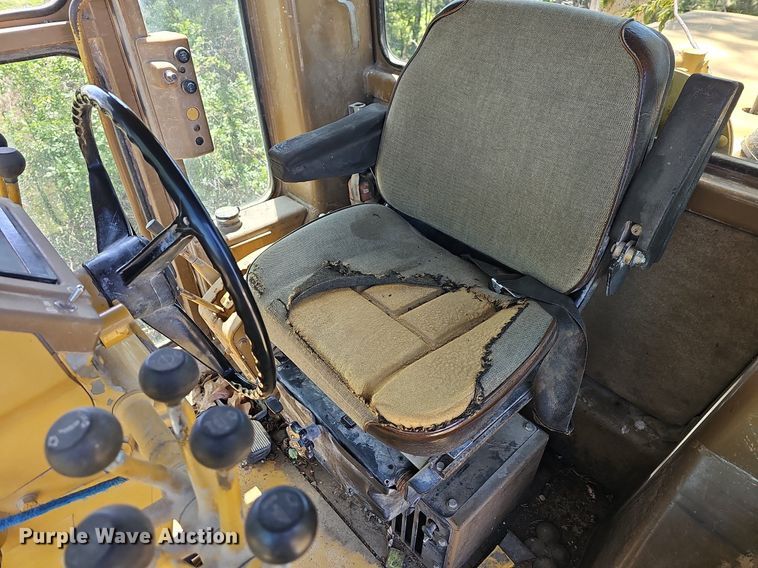 image for item MC9024 1994 Caterpillar 120G  motor grader