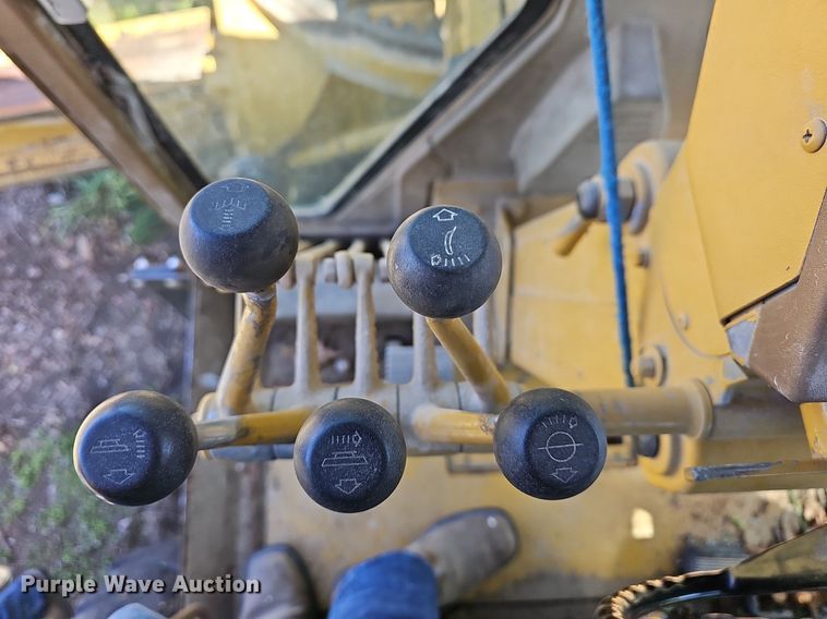 image for item MC9024 1994 Caterpillar 120G  motor grader