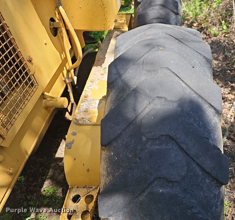 image for item MC9024 1994 Caterpillar 120G  motor grader