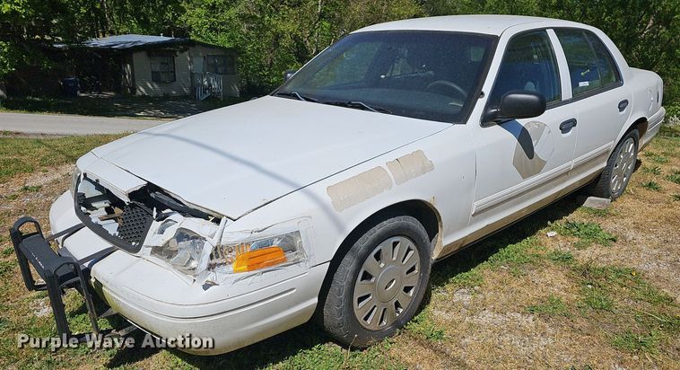 image for item MC9026 2011 Ford Crown Victoria Police Interceptor