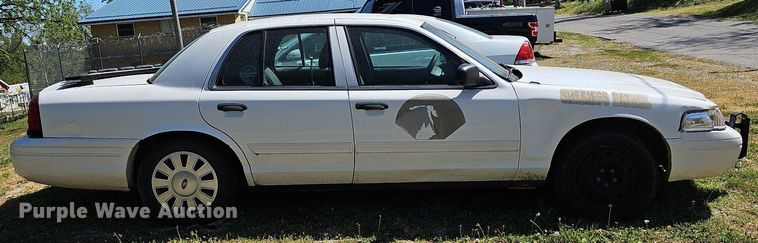 image for item MC9026 2011 Ford Crown Victoria Police Interceptor