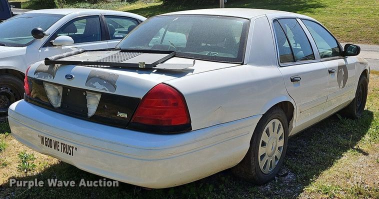 image for item MC9026 2011 Ford Crown Victoria Police Interceptor