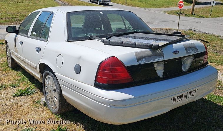 image for item MC9026 2011 Ford Crown Victoria Police Interceptor