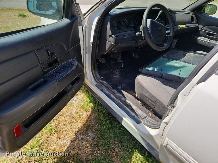 image for item MC9026 2011 Ford Crown Victoria Police Interceptor