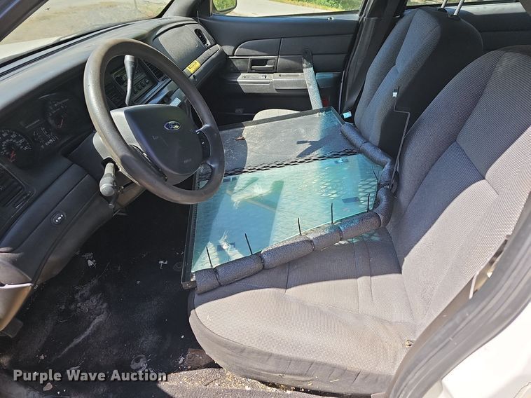 image for item MC9026 2011 Ford Crown Victoria Police Interceptor