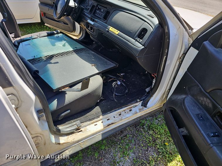 image for item MC9026 2011 Ford Crown Victoria Police Interceptor