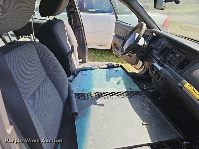 image for item MC9026 2011 Ford Crown Victoria Police Interceptor