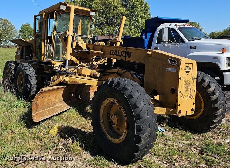 image for item MC9027 Galion 850  motor grader