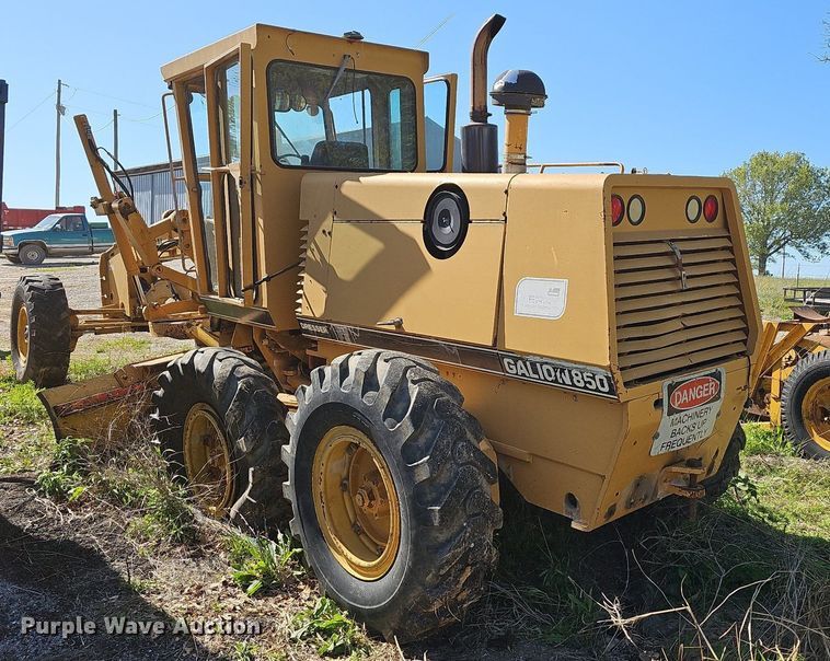 image for item MC9027 Galion 850  motor grader