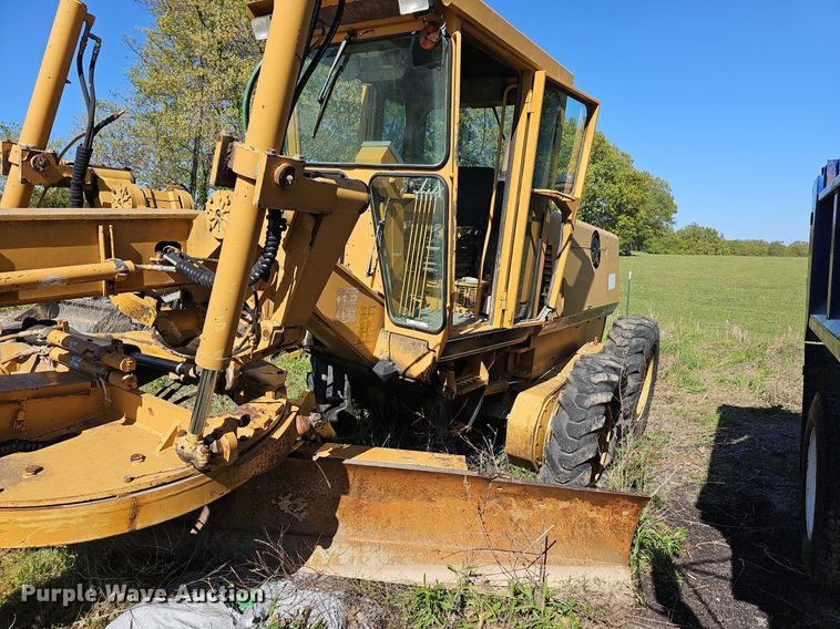 image for item MC9027 Galion 850  motor grader