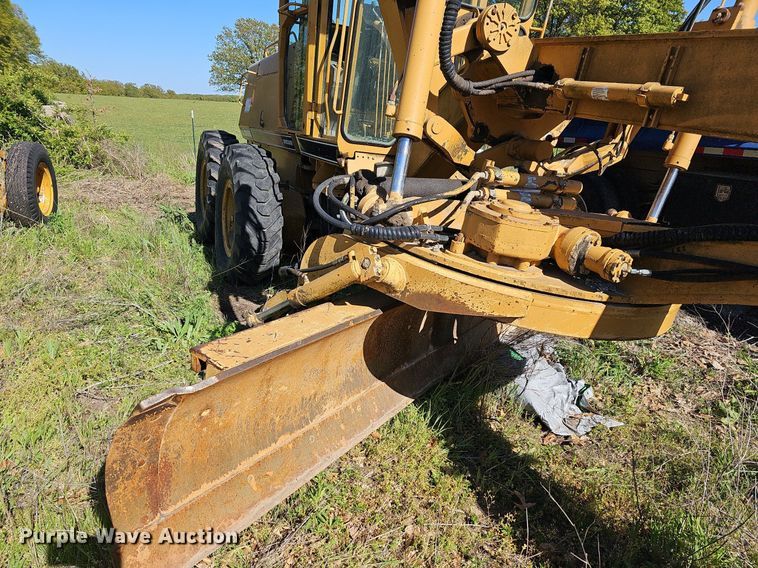image for item MC9027 Galion 850  motor grader