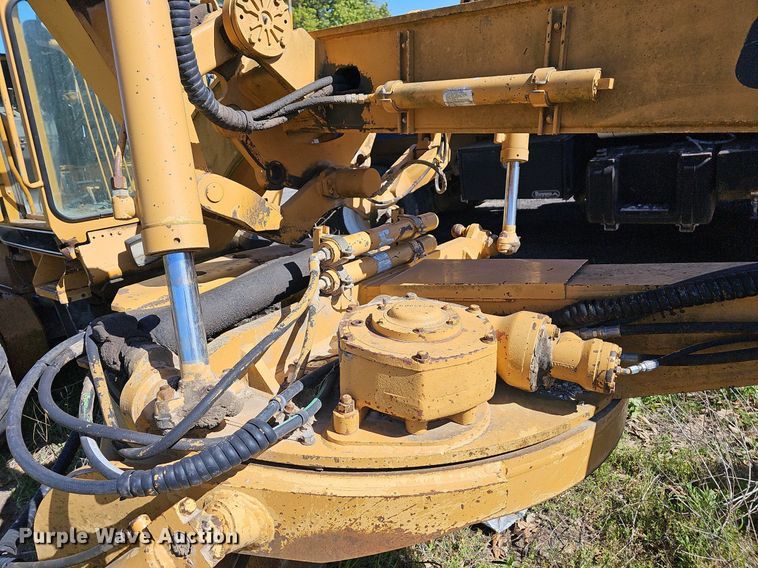 image for item MC9027 Galion 850  motor grader
