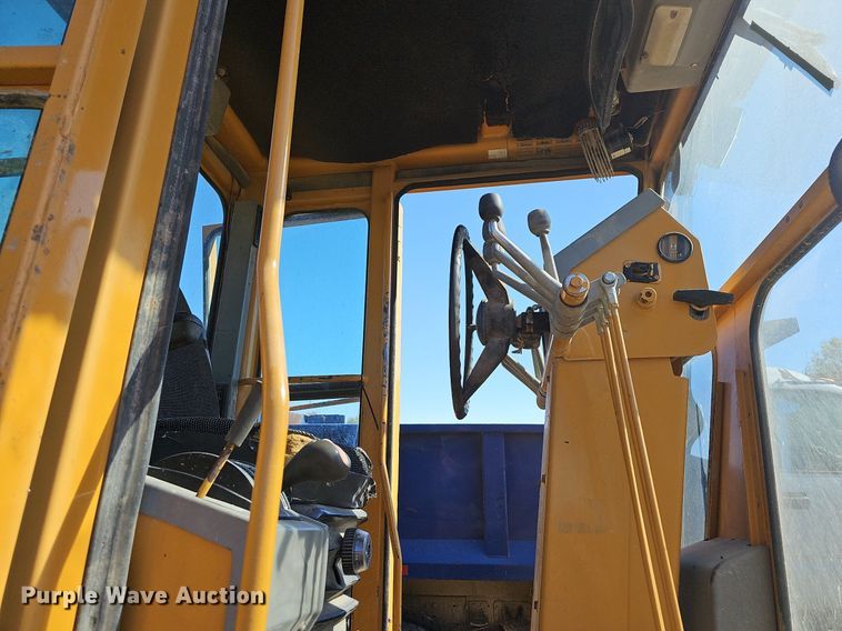 image for item MC9027 Galion 850  motor grader