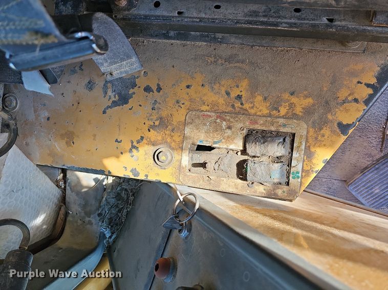 image for item MC9027 Galion 850  motor grader