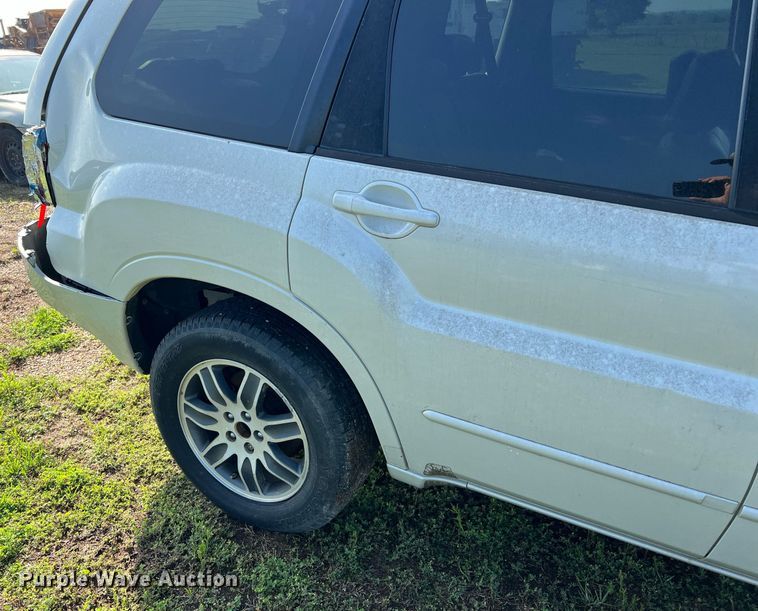 image for item MF9937 2004 Mitsubishi Endeavor  SUV