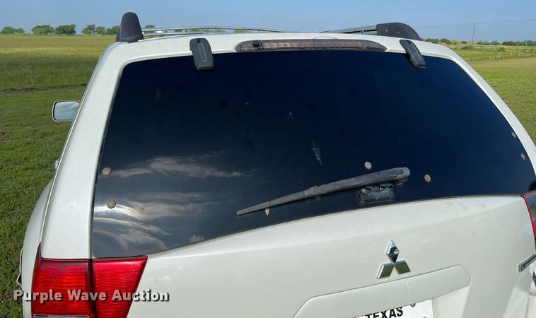 image for item MF9937 2004 Mitsubishi Endeavor  SUV