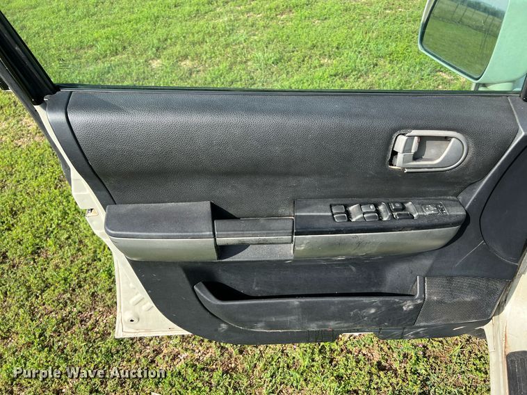 image for item MF9937 2004 Mitsubishi Endeavor  SUV