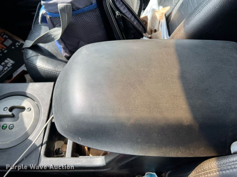 image for item MF9937 2004 Mitsubishi Endeavor  SUV