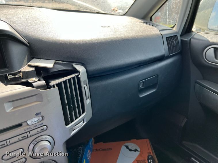 image for item MF9937 2004 Mitsubishi Endeavor  SUV