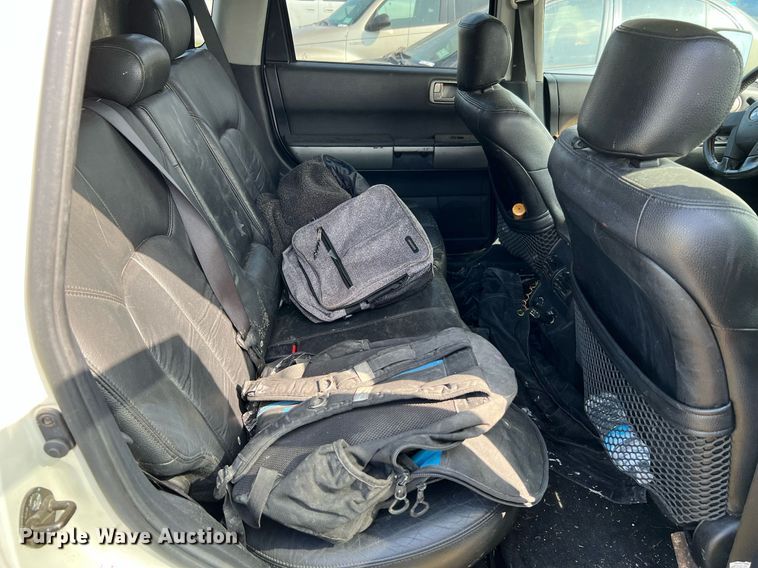 image for item MF9937 2004 Mitsubishi Endeavor  SUV