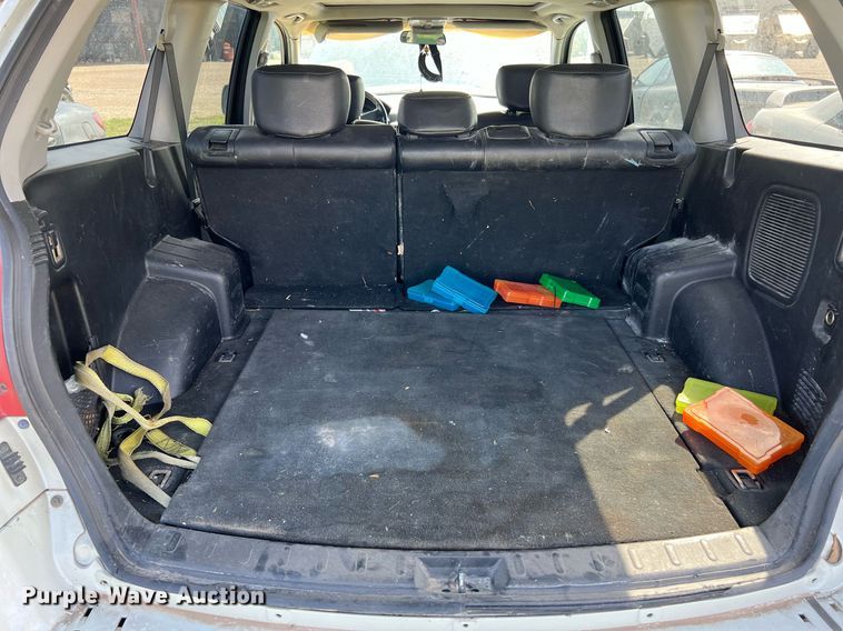 image for item MF9937 2004 Mitsubishi Endeavor  SUV