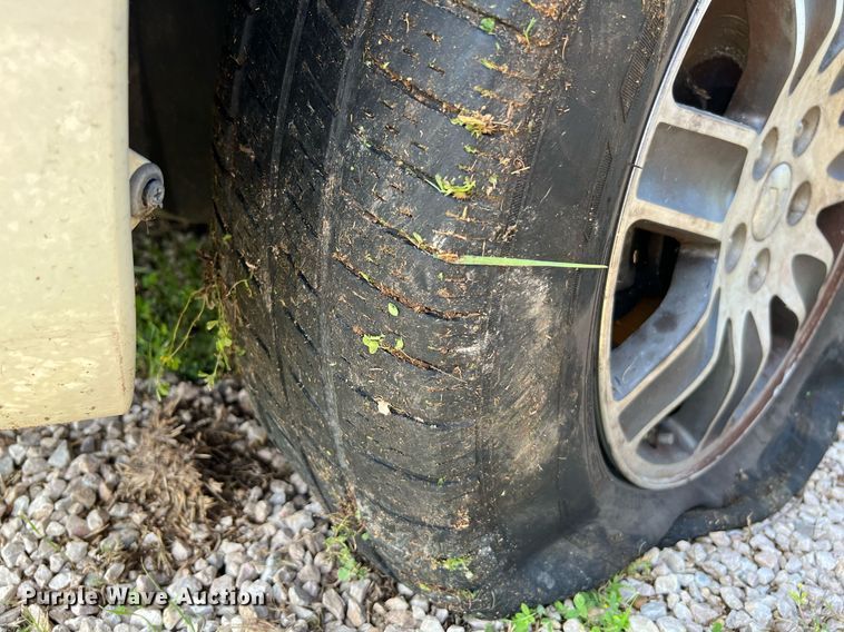 image for item MF9937 2004 Mitsubishi Endeavor  SUV