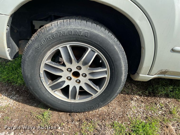 image for item MF9937 2004 Mitsubishi Endeavor  SUV