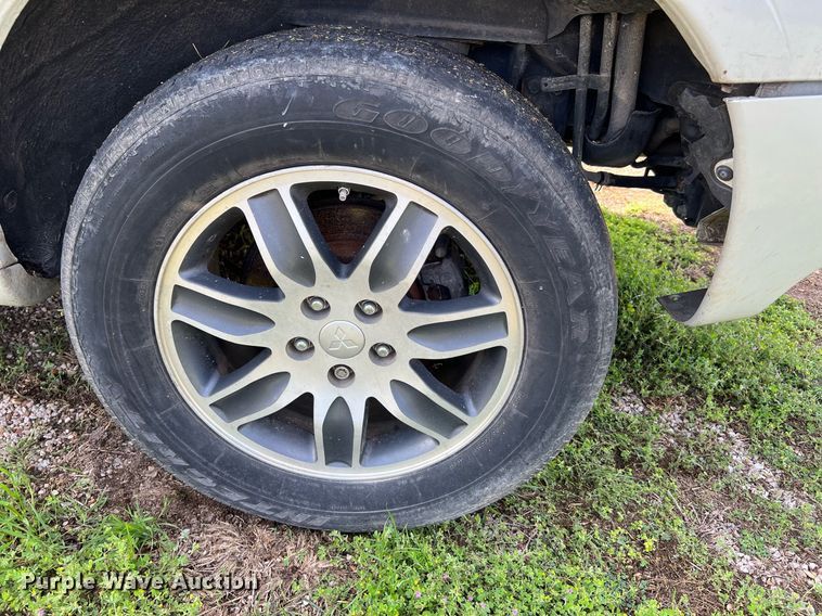 image for item MF9937 2004 Mitsubishi Endeavor  SUV