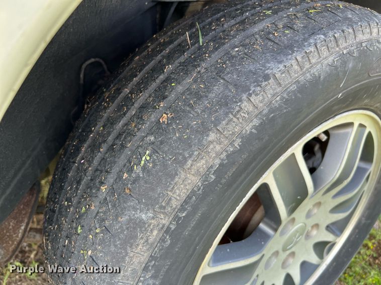 image for item MF9937 2004 Mitsubishi Endeavor  SUV