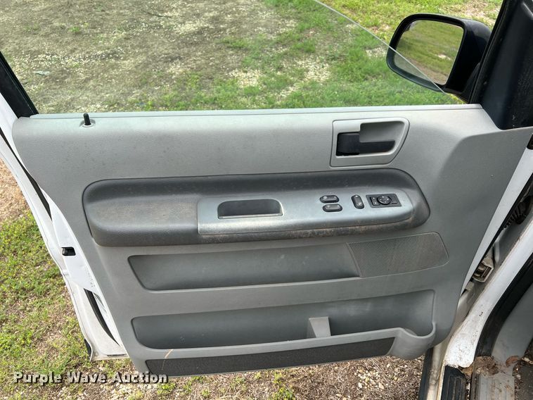 image for item MF9941 2004 Ford Freestar  van