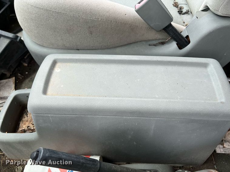 image for item MF9941 2004 Ford Freestar  van