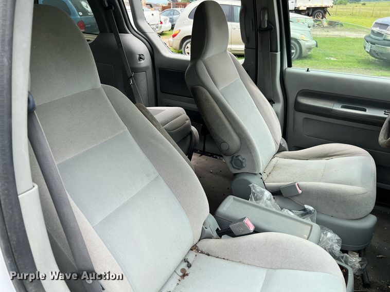 image for item MF9941 2004 Ford Freestar  van