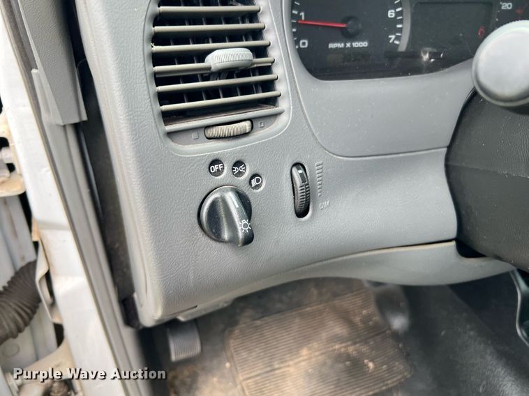 image for item MF9943 2004 Ford Ranger  pickup truck