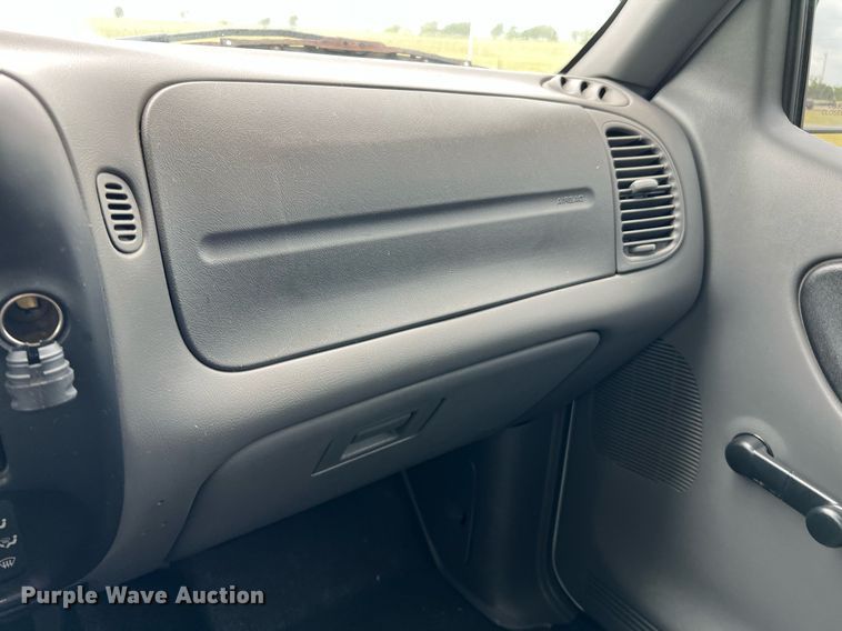 image for item MF9943 2004 Ford Ranger  pickup truck