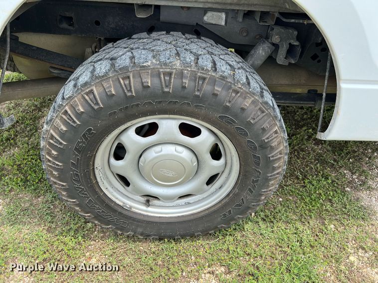 image for item MF9944 2014 Ford F150  SuperCrew pickup truck