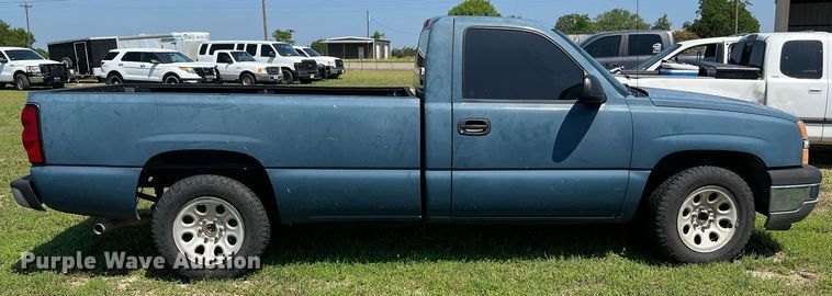 image for item MF9945 2005 Chevrolet Silverado 1500  pickup truck