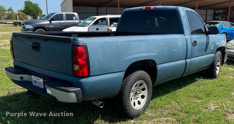 image for item MF9945 2005 Chevrolet Silverado 1500  pickup truck