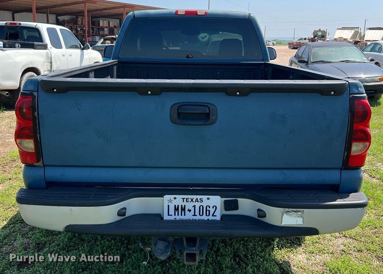 image for item MF9945 2005 Chevrolet Silverado 1500  pickup truck