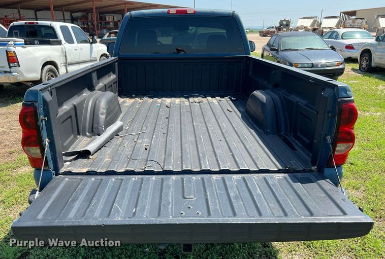 image for item MF9945 2005 Chevrolet Silverado 1500  pickup truck