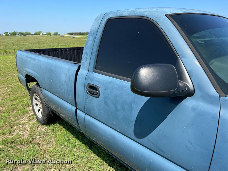 image for item MF9945 2005 Chevrolet Silverado 1500  pickup truck