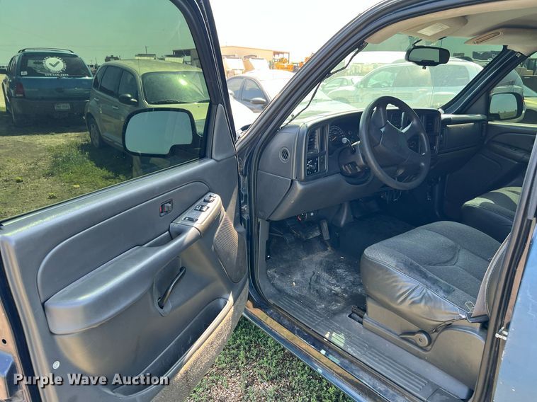 image for item MF9945 2005 Chevrolet Silverado 1500  pickup truck