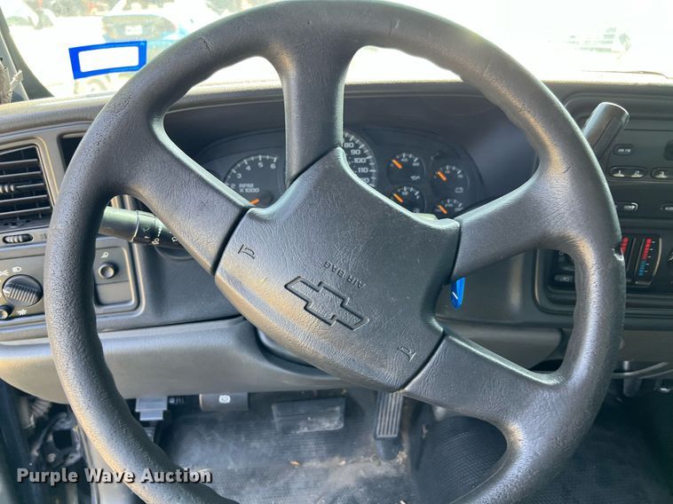 image for item MF9945 2005 Chevrolet Silverado 1500  pickup truck