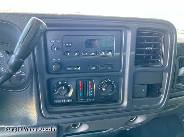 image for item MF9945 2005 Chevrolet Silverado 1500  pickup truck