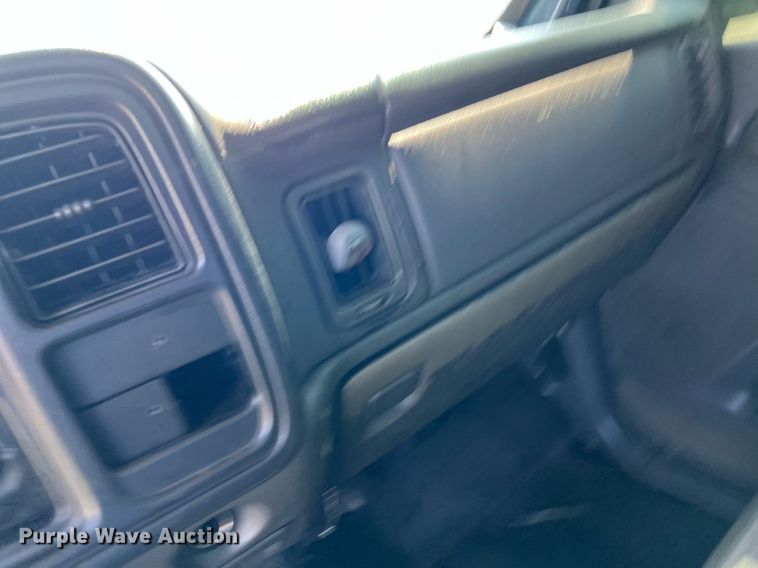 image for item MF9945 2005 Chevrolet Silverado 1500  pickup truck